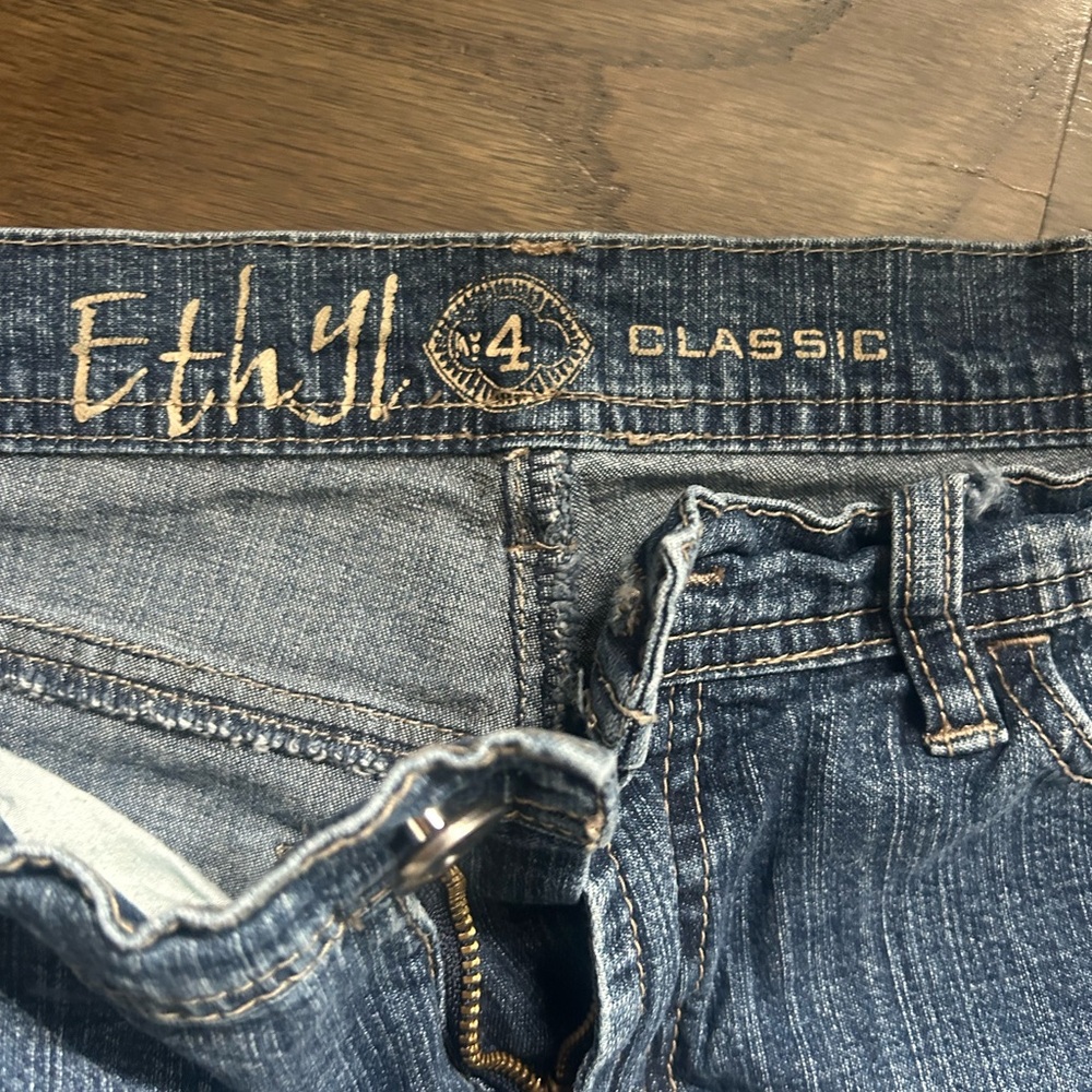 Classic Denim Flare Jeans with Intricate Embroidered Gold Design - Picture 7 of 12